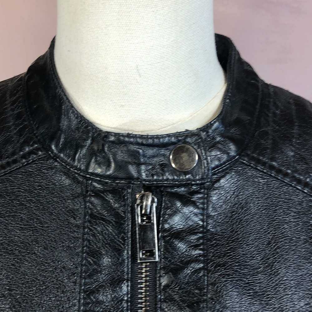 Black Vegan Leather Moto Jacket - Women's Stylish Zip Front Size Medium - Picture 4 of 17